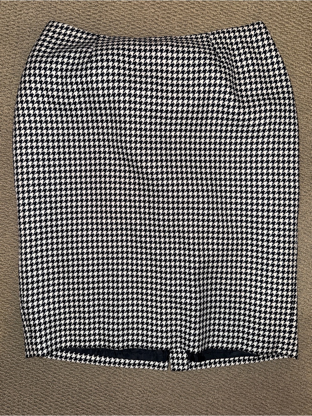 Jones New York Black & White Houndstooth Pencil Skirt